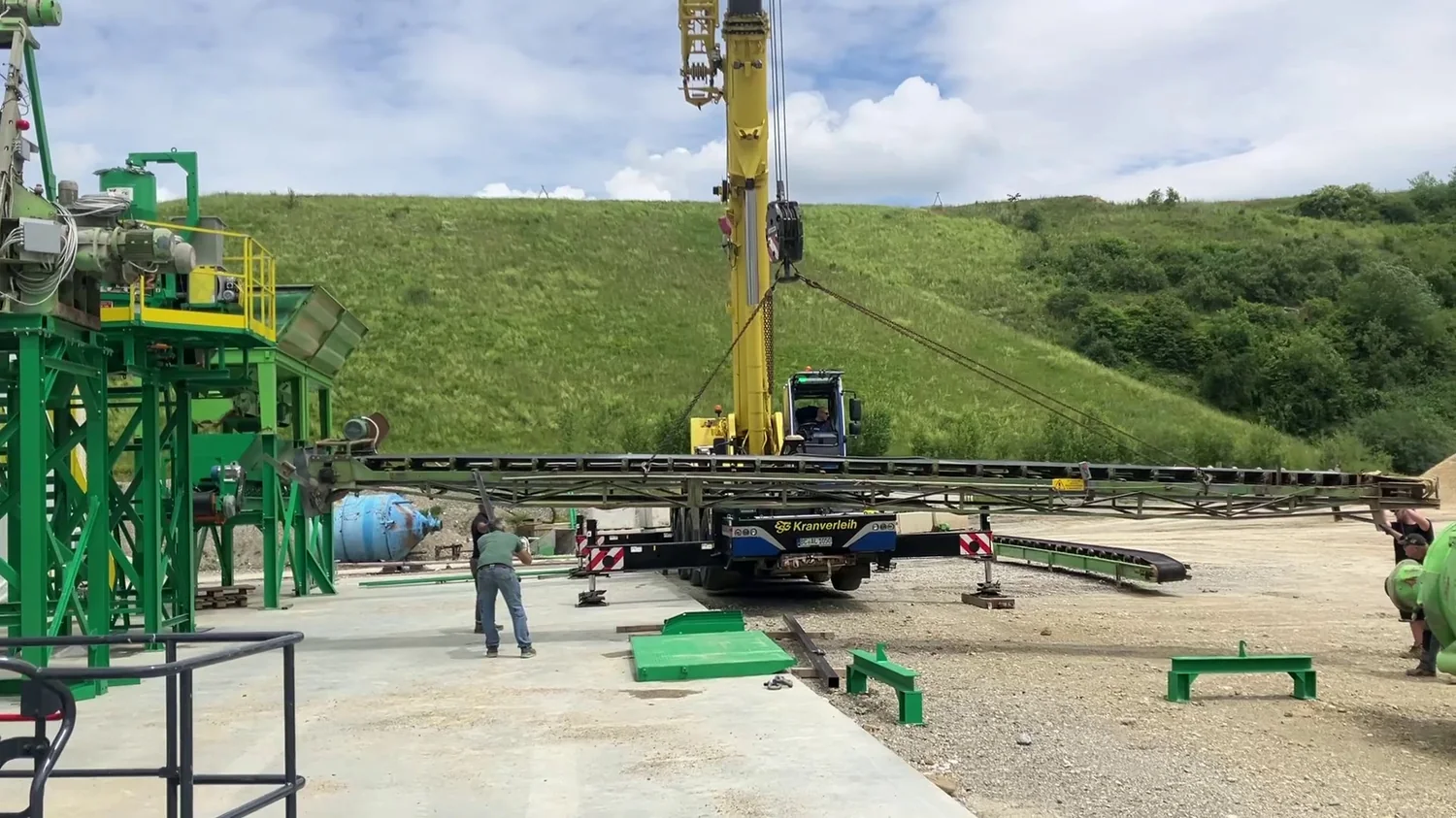 Industrial mineral processing plant