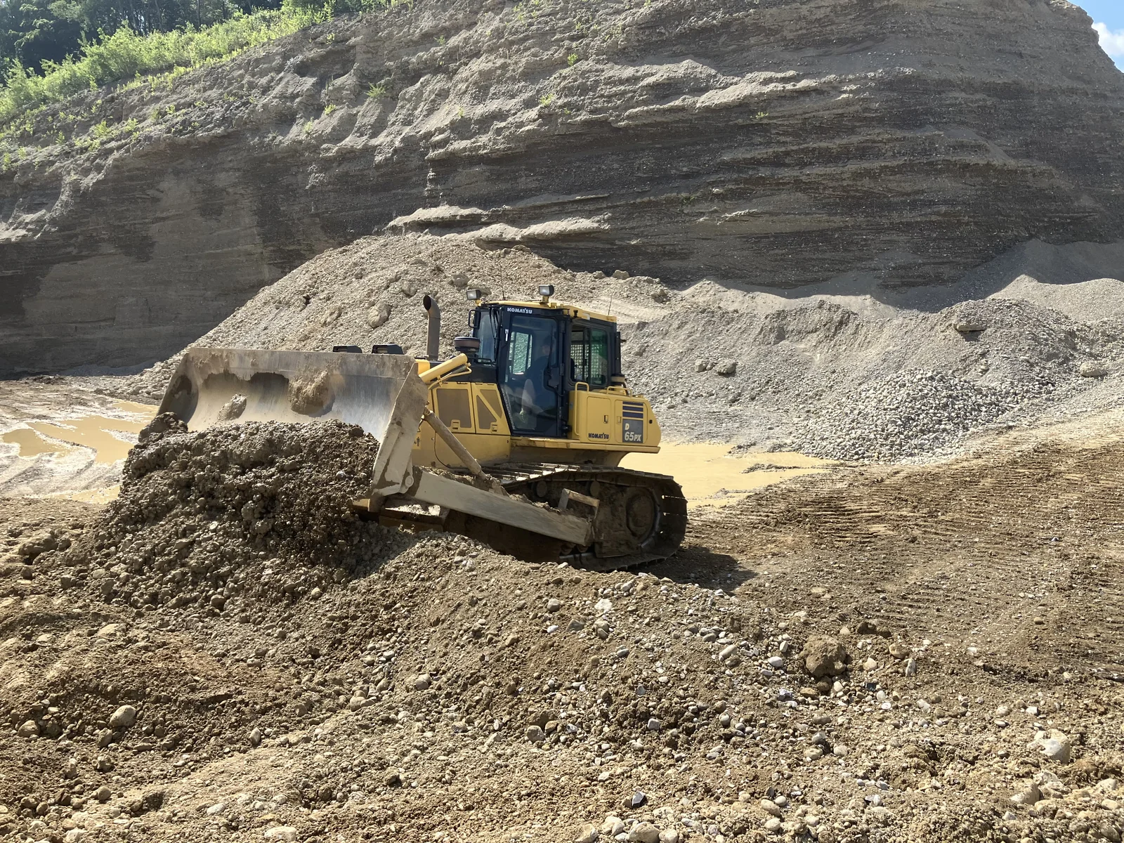 Machine working in a quarry